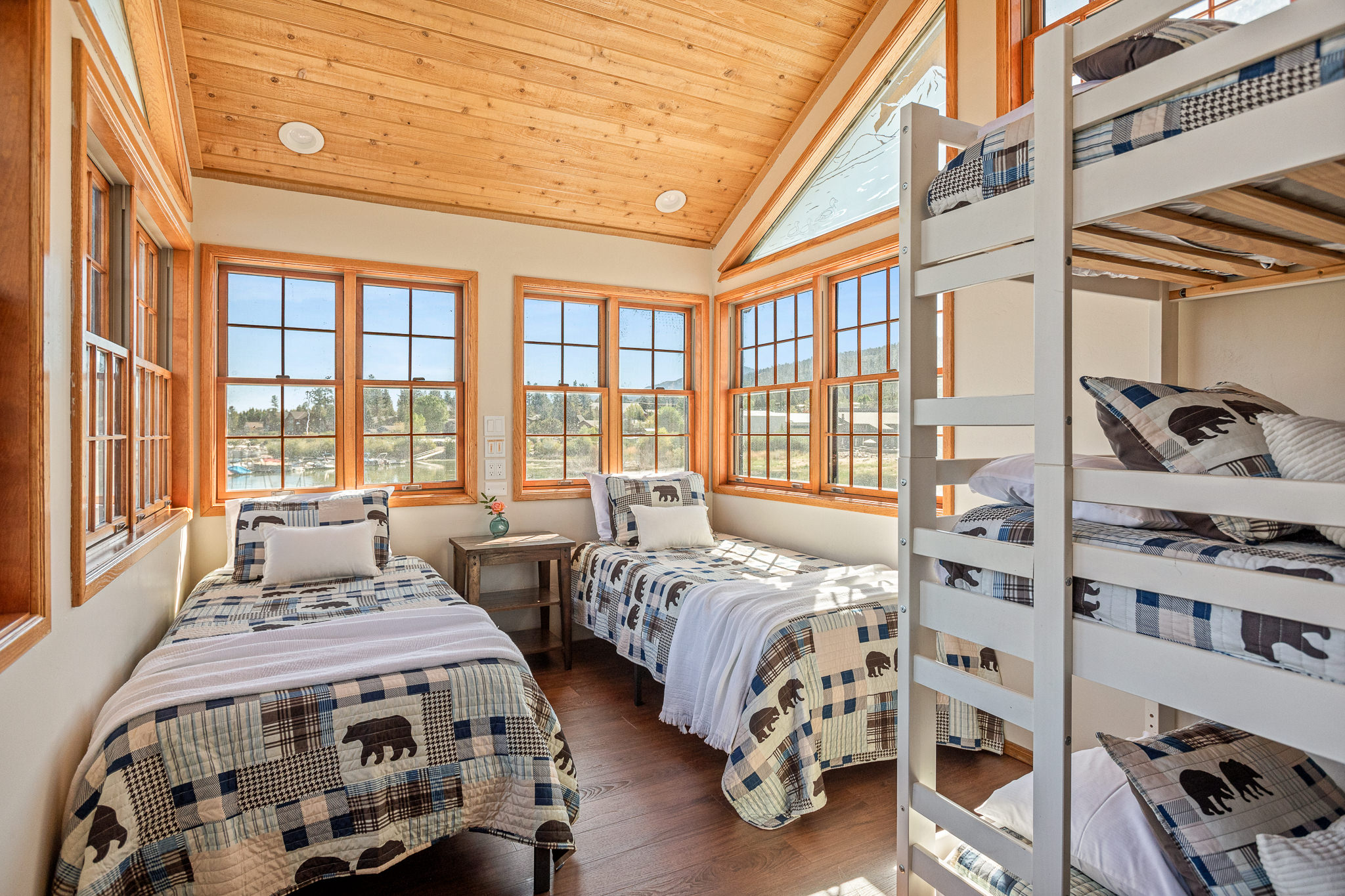 Lakehouse photo 45